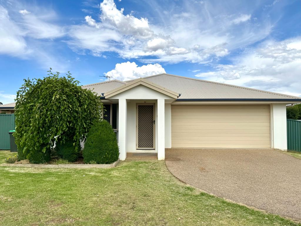 13 Molloy Pl, Young, NSW 2594