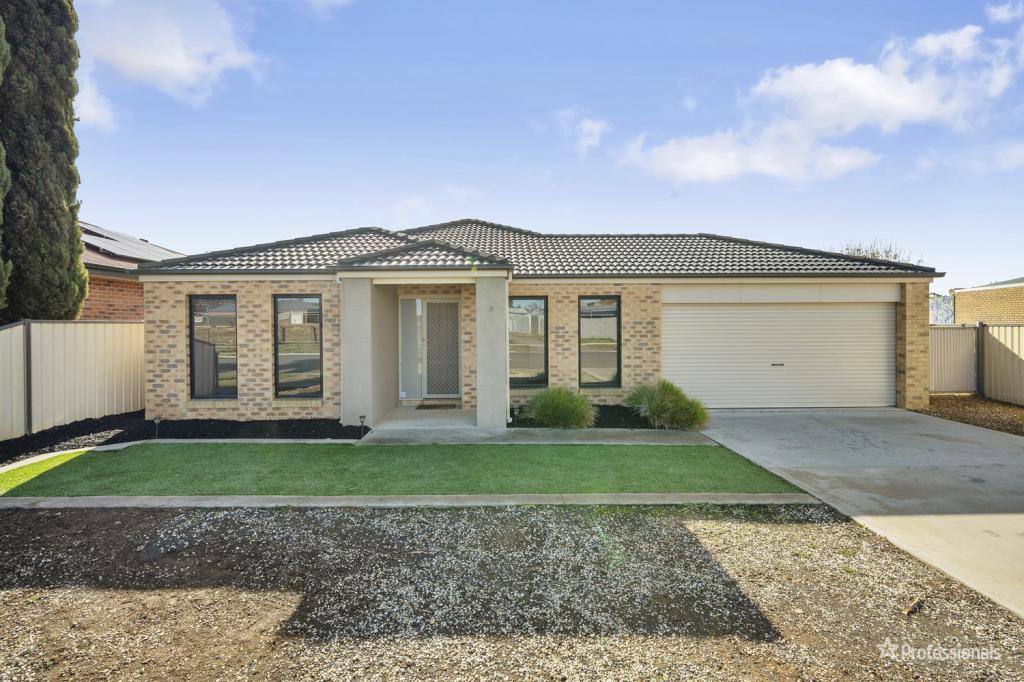 6 EAST FIELD ST, MARYBOROUGH, VIC 3465