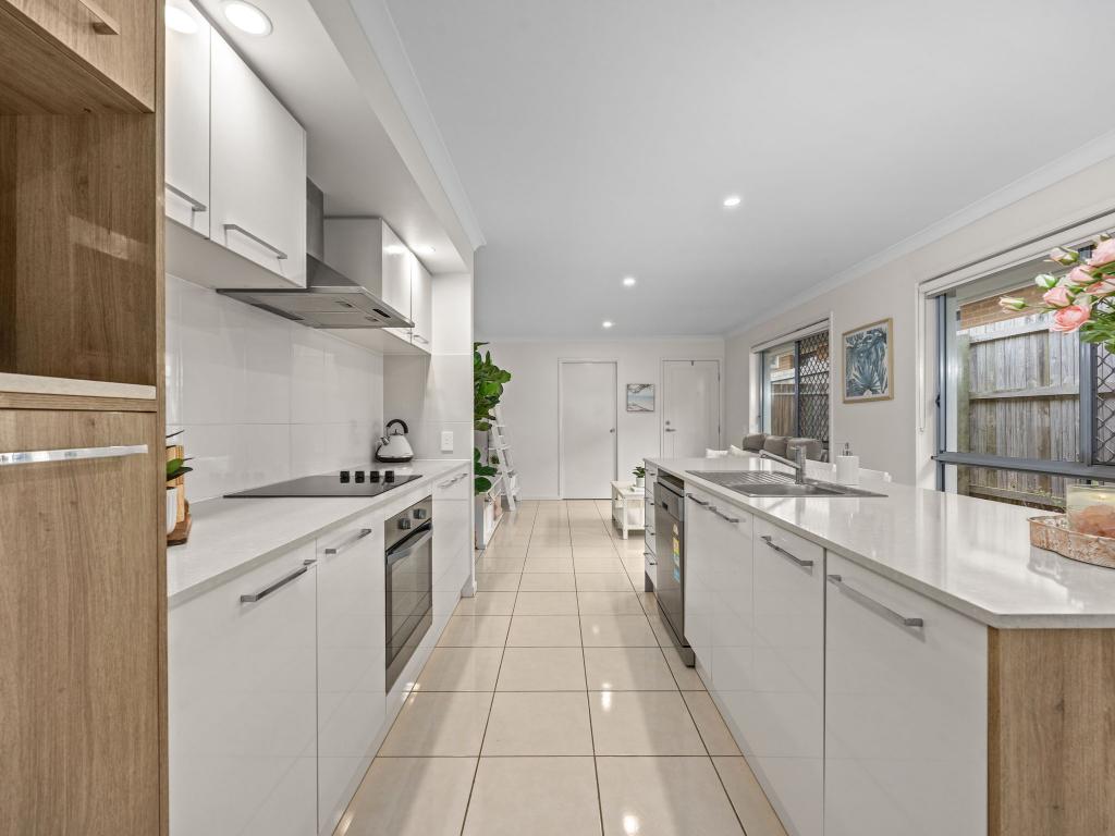 2/37 Lillypilly Dr, Ripley, QLD 4306
