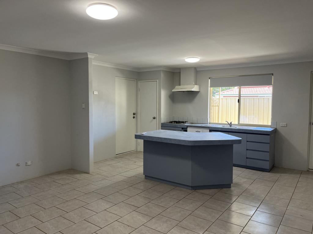9 Salmon Cres, Warnbro, WA 6169