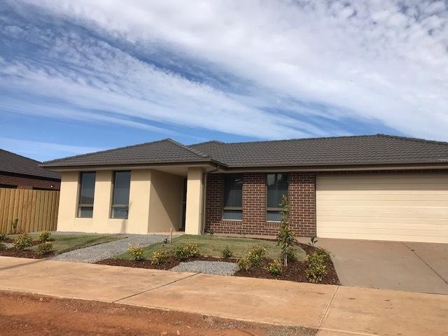 67 Rees Rd, Melton South, VIC 3338