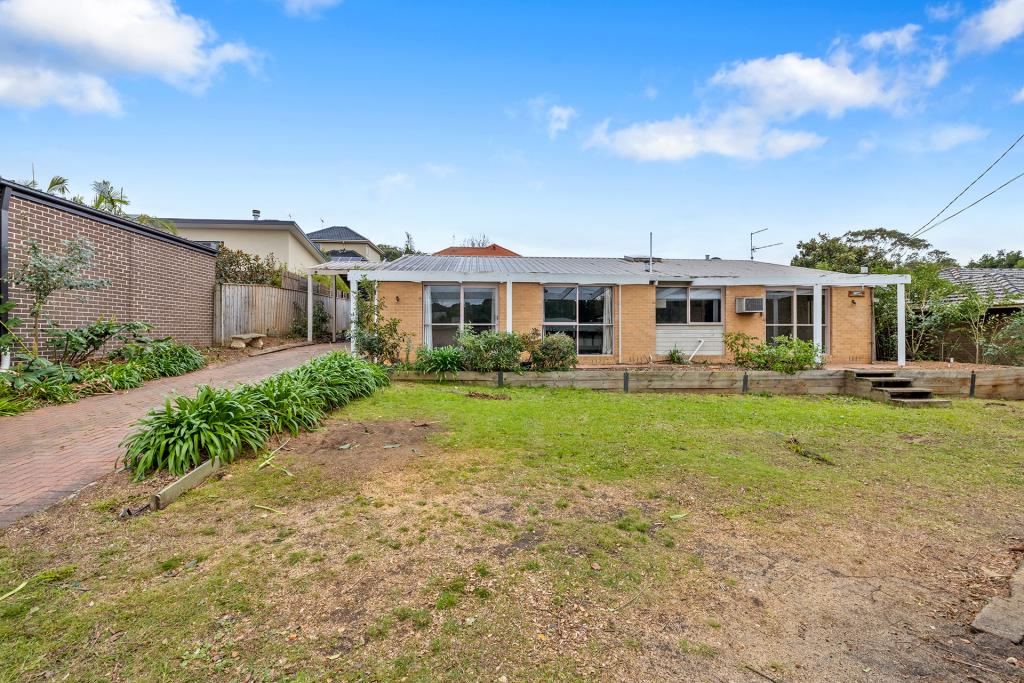 4 Roundhay Ct, Berwick, VIC 3806