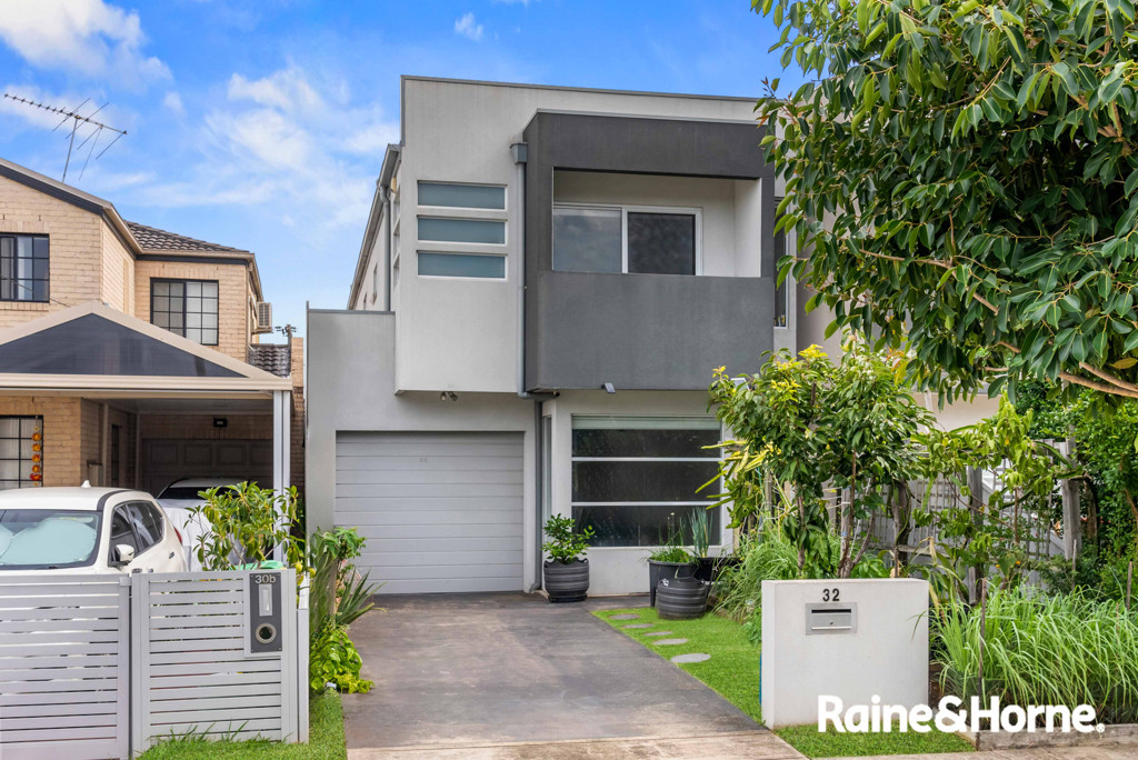 32 Coolibar St, Canley Heights, NSW 2166