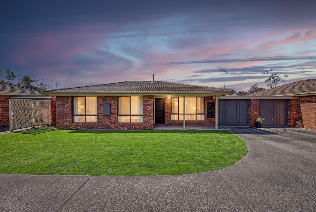 2/11 Acacia Ct, Pakenham, VIC 3810
