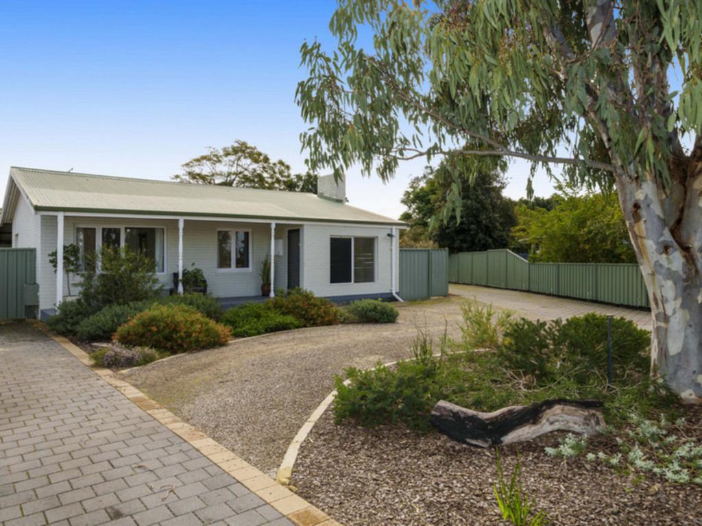 15 Wade St, Embleton, WA 6062