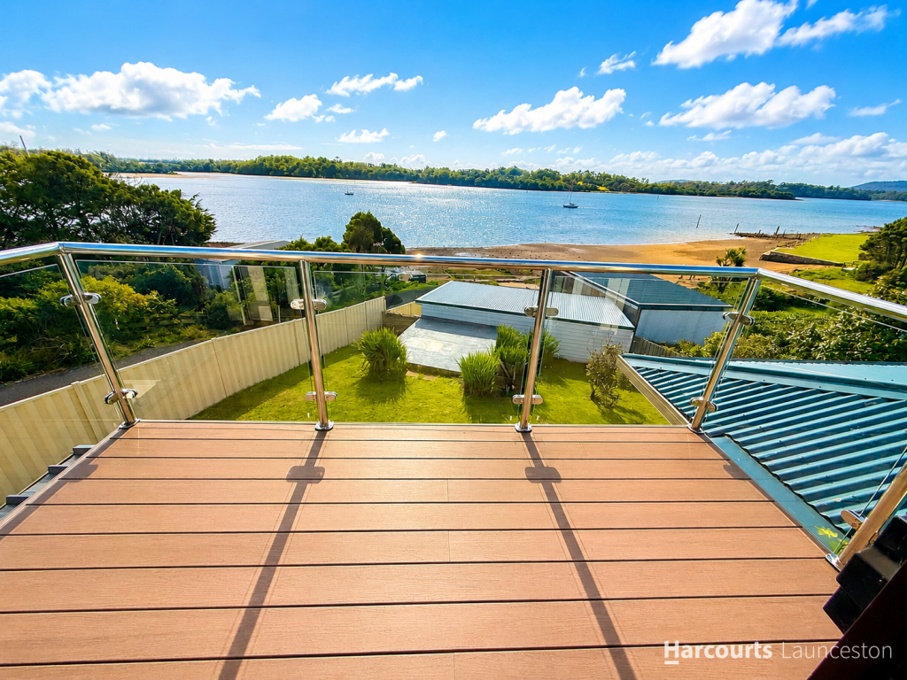 10 Eton St, Beauty Point, TAS 7270