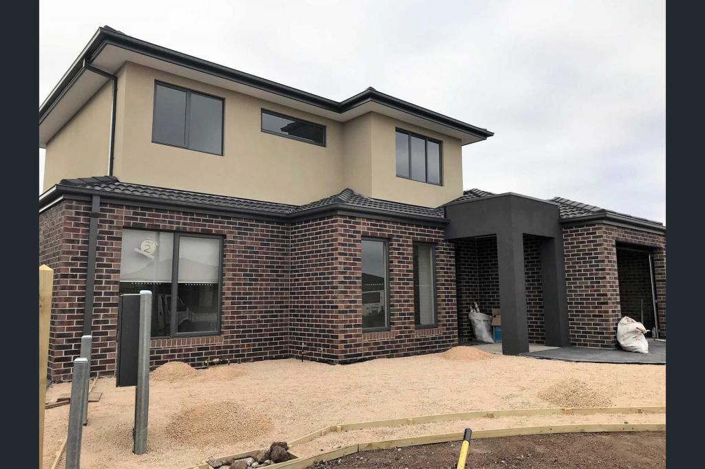 2/6 EQUINE CT, TARNEIT, VIC 3029