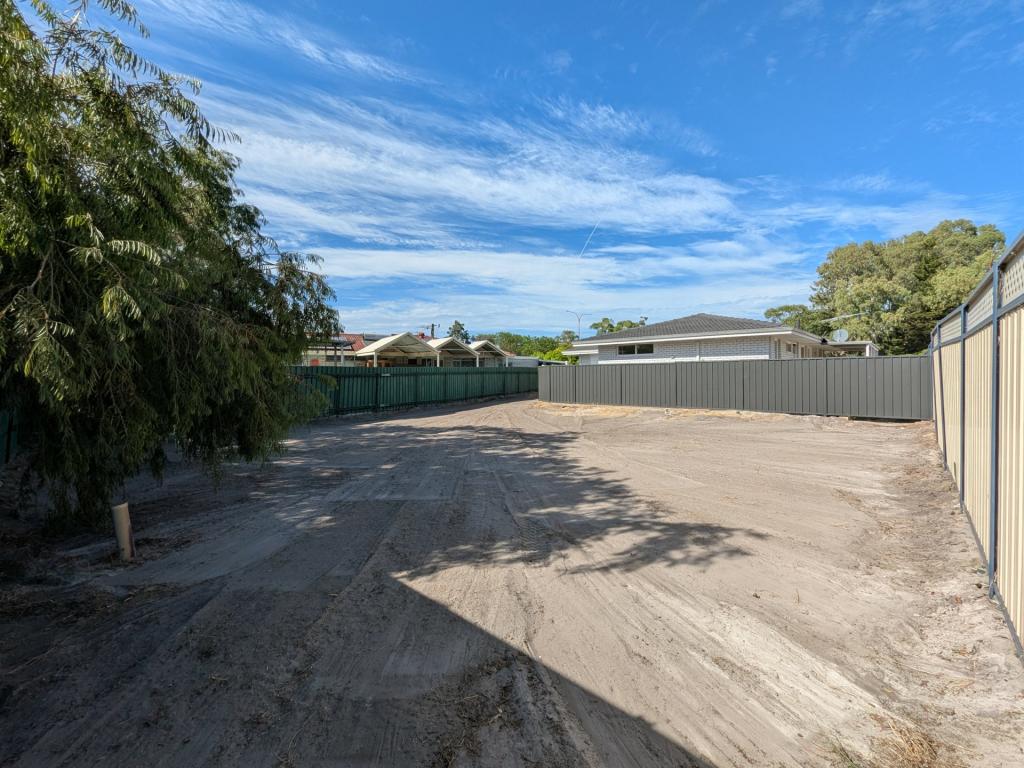 360B SPENCER ROAD [ON SLIP ROAD], THORNLIE, WA 6108