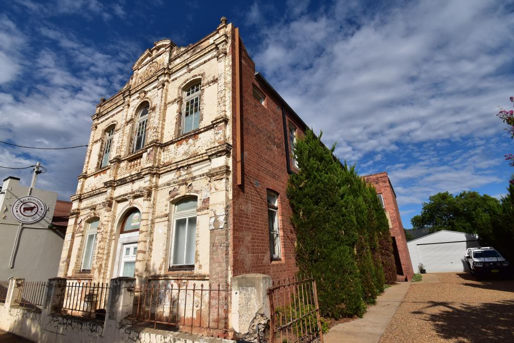 105-107 Lee Street St, Wellington, NSW 2820