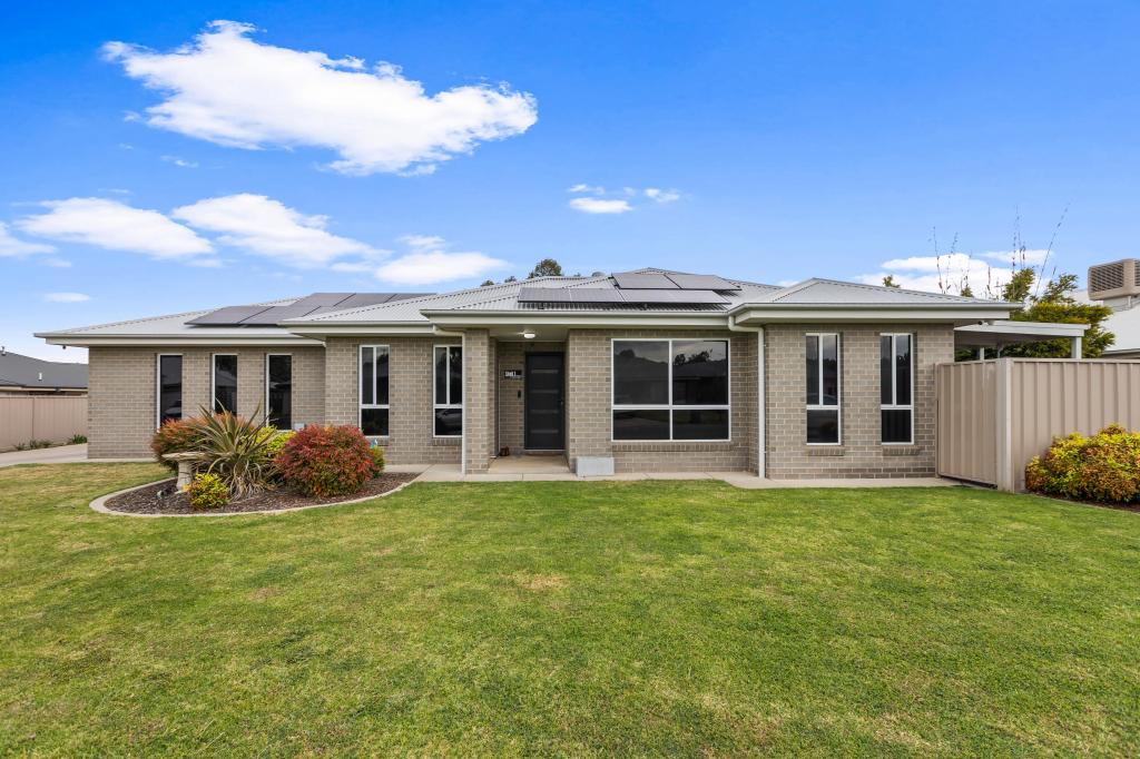 1/4 Kellerman Cres, Boorooma, NSW 2650
