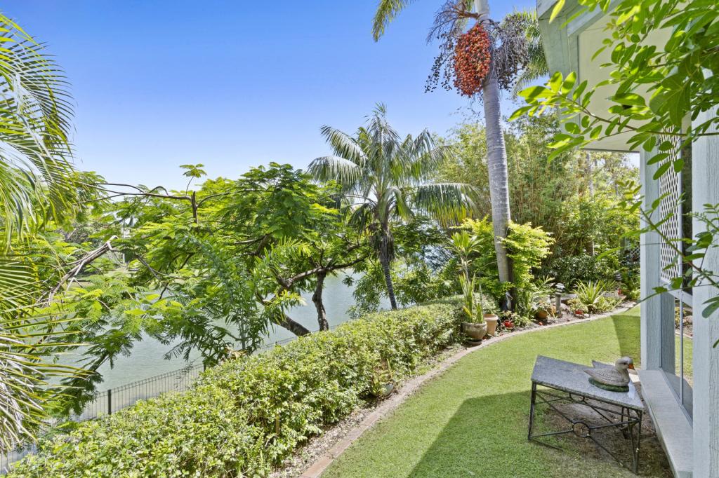 25 Peninsula Ct, Mermaid Waters, QLD 4218