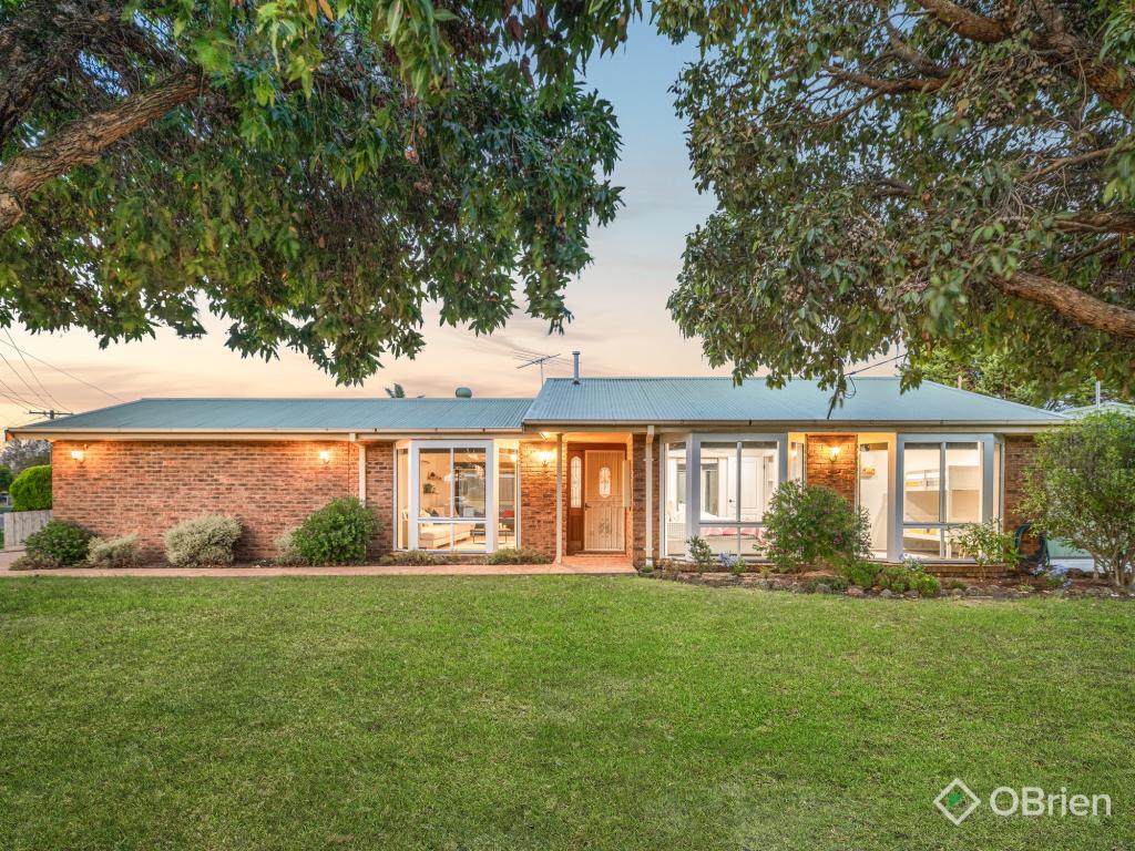 26 Dorchester Cres, Carrum Downs, VIC 3201