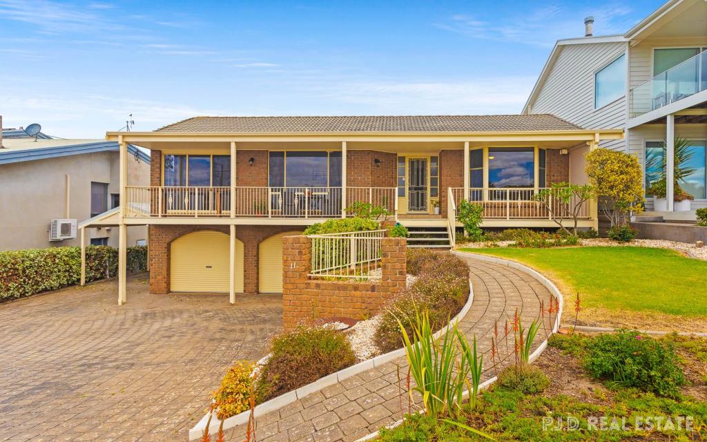 11 BATTYE RD, ENCOUNTER BAY, SA 5211