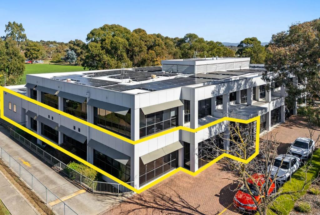 12/12 NAPIER CL, DEAKIN, ACT 2600