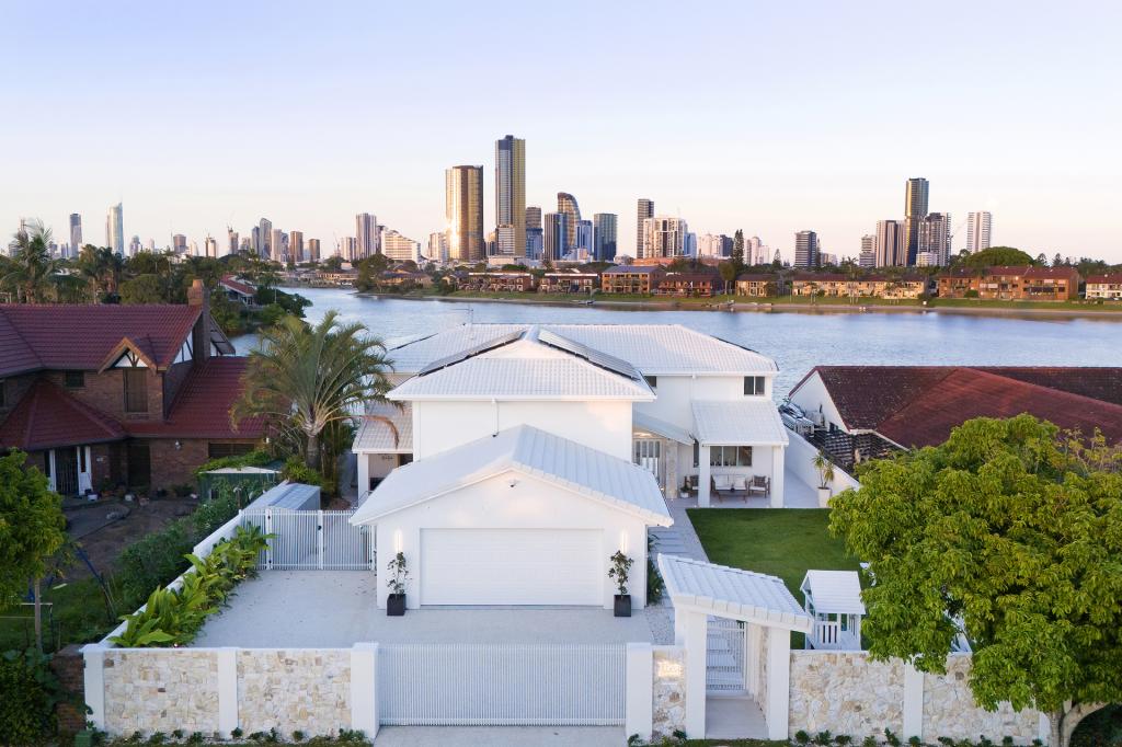 25 Intrepid Dr, Mermaid Waters, QLD 4218