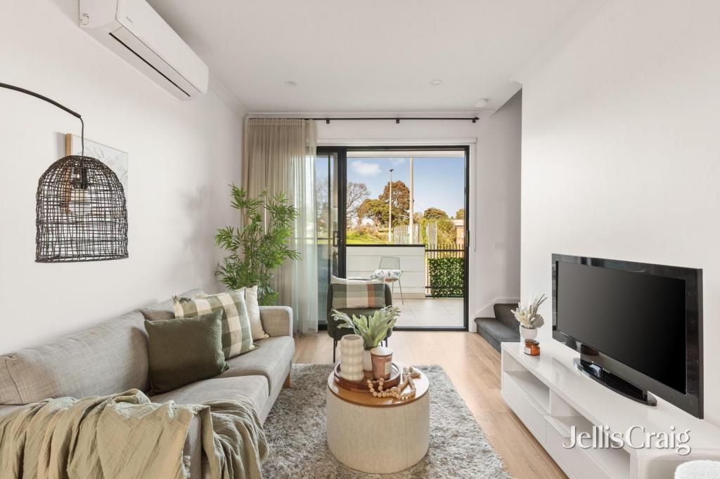 2/153A ALBERT ST, PRESTON, VIC 3072