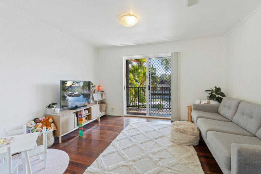 2/1 Tarni Ave, Palm Beach, QLD 4221