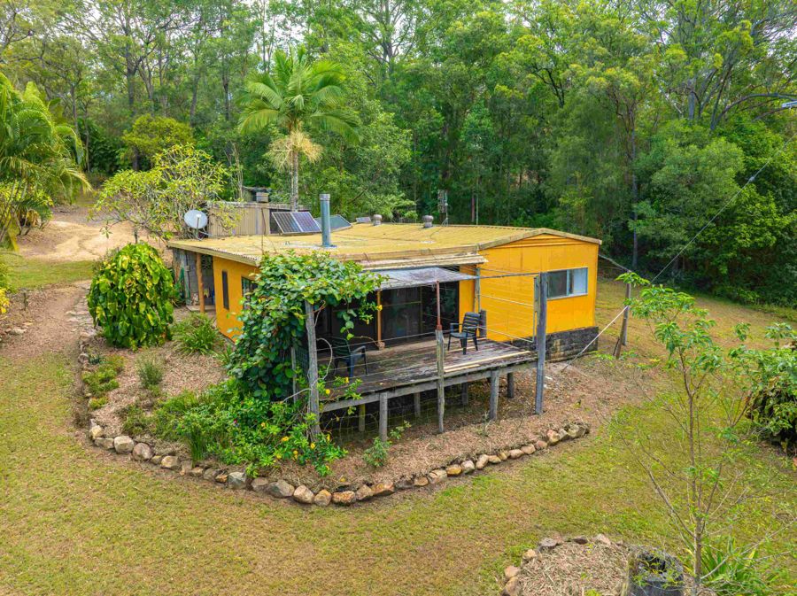 579 Woondum Rd, Mothar Mountain, QLD 4570