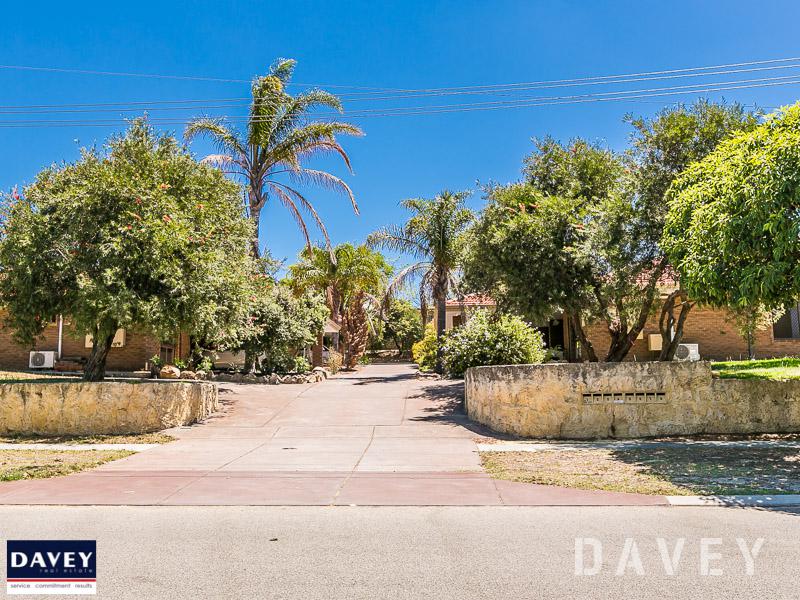 3/9 DOVER RD, SCARBOROUGH, WA 6019