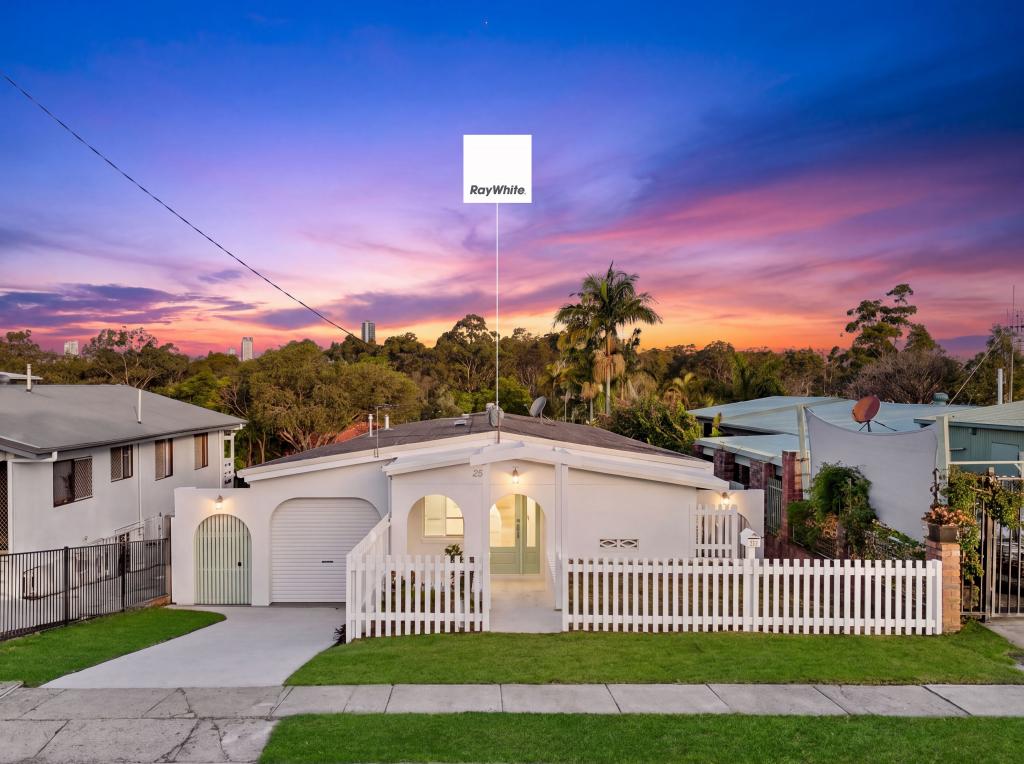 28 Ridgeway Ave, Southport, QLD 4215