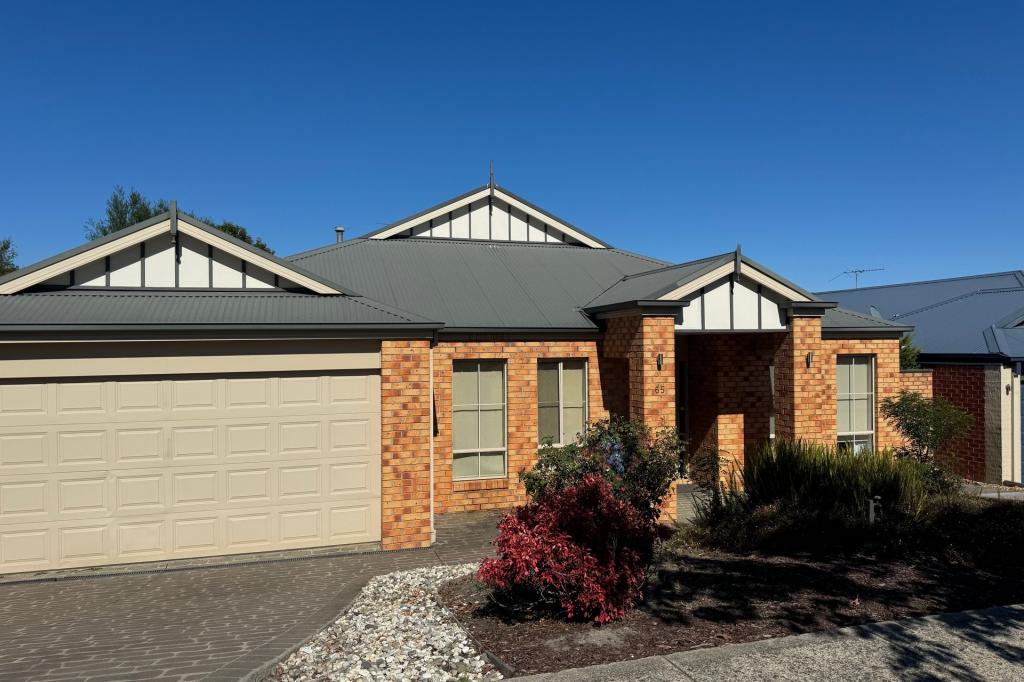 65 Bridgewater Bvd, Berwick, VIC 3806