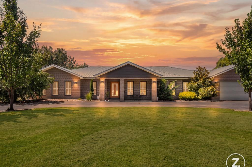 1A THOMAS ST, BEACONSFIELD, VIC 3807