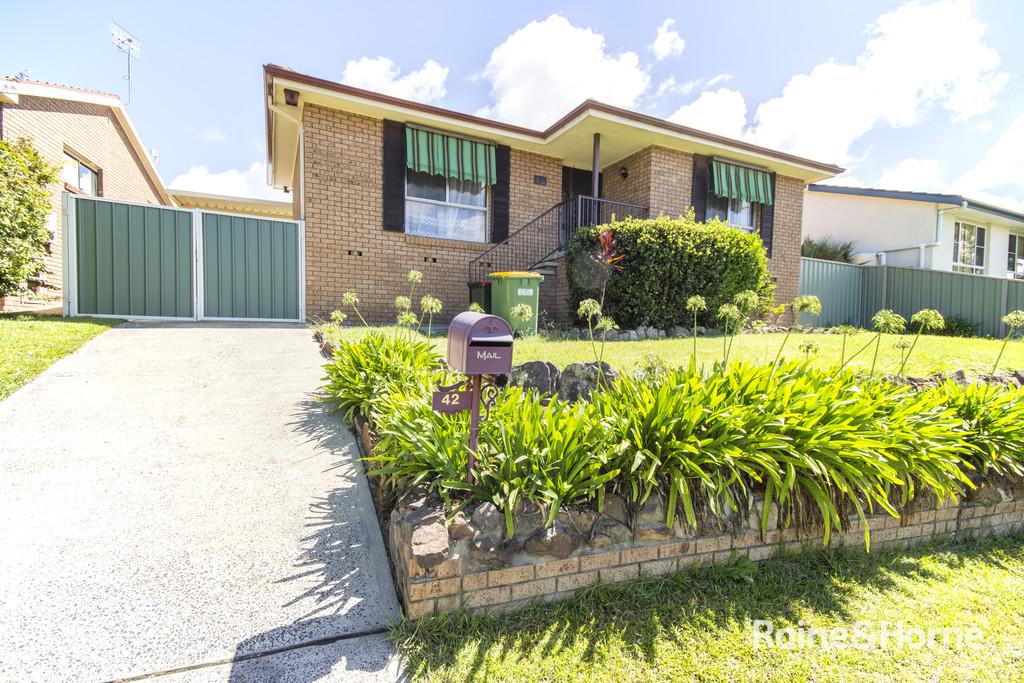 42 Northumberland Way, Tumbi Umbi, NSW 2261