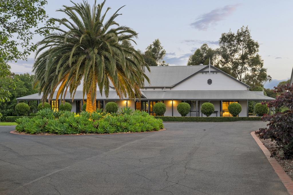 20 HAMMOND CCT, HOPETOUN PARK, VIC 3340