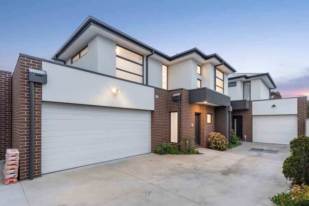 2/8 Evans Cres, Reservoir, VIC 3073