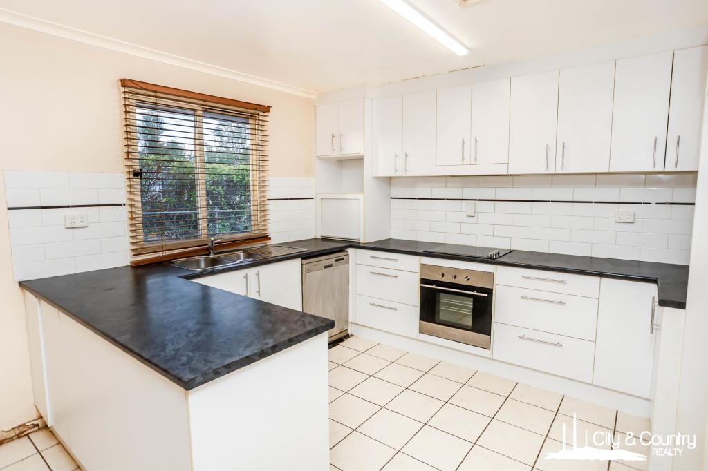 33 Rosevear Rd, Mount Isa, QLD 4825