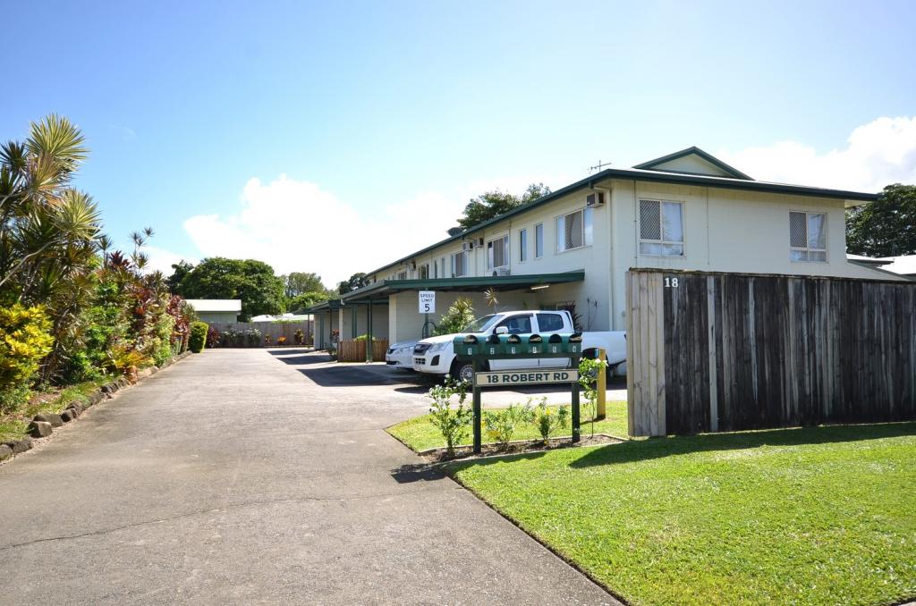 4/18 Robert Rd, Bentley Park, QLD 4869