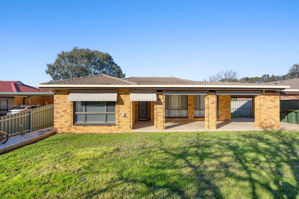 21 Pinaroo Dr, Glenfield Park, NSW 2650