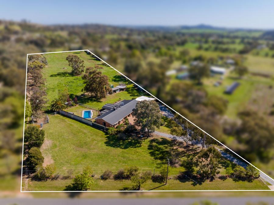 6 Michael Ave, San Isidore, NSW 2650