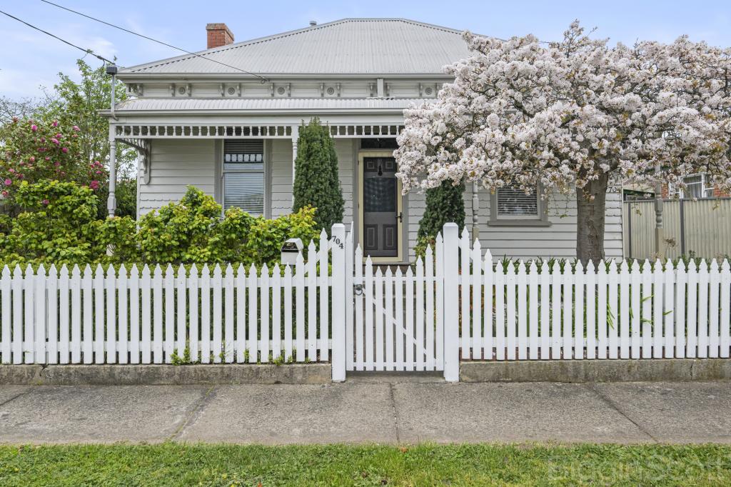 704 DOVETON ST, SOLDIERS HILL, VIC 3350