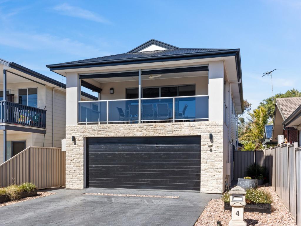 4 Gilbert Rd, Christies Beach, SA 5165