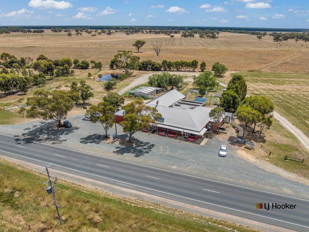 FALCON HOT/7784 MURRAY VALLEY HWY, ECHUCA, VIC 3564