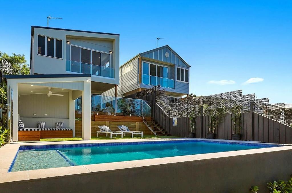 3 Kingfisher Cres, Burleigh Waters, QLD 4220