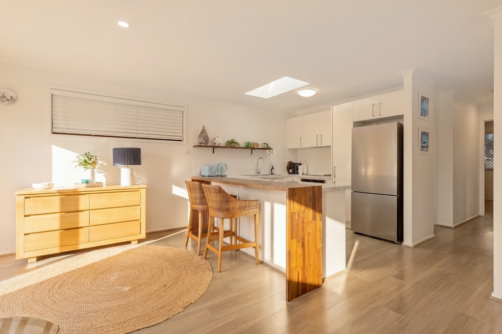 5/8 Woodgate Pl, Paradise Point, QLD 4216