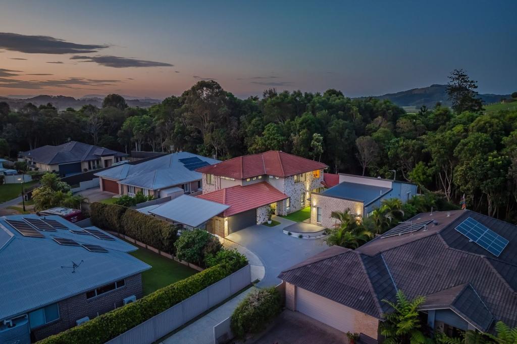 77 LENNOX CCT, POTTSVILLE, NSW 2489