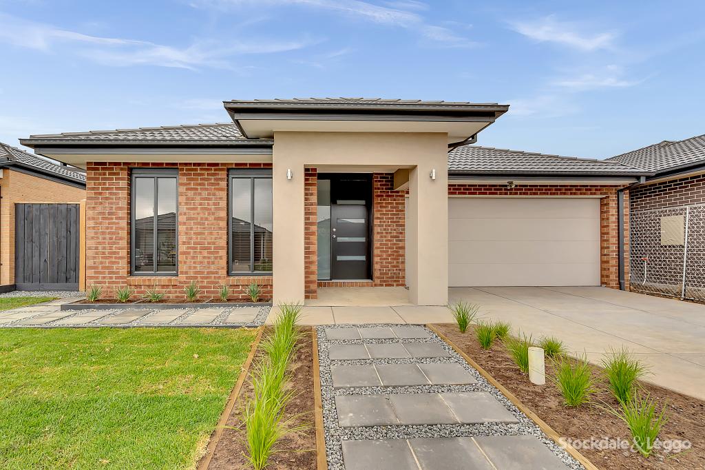14 Urquhart St, Mickleham, VIC 3064