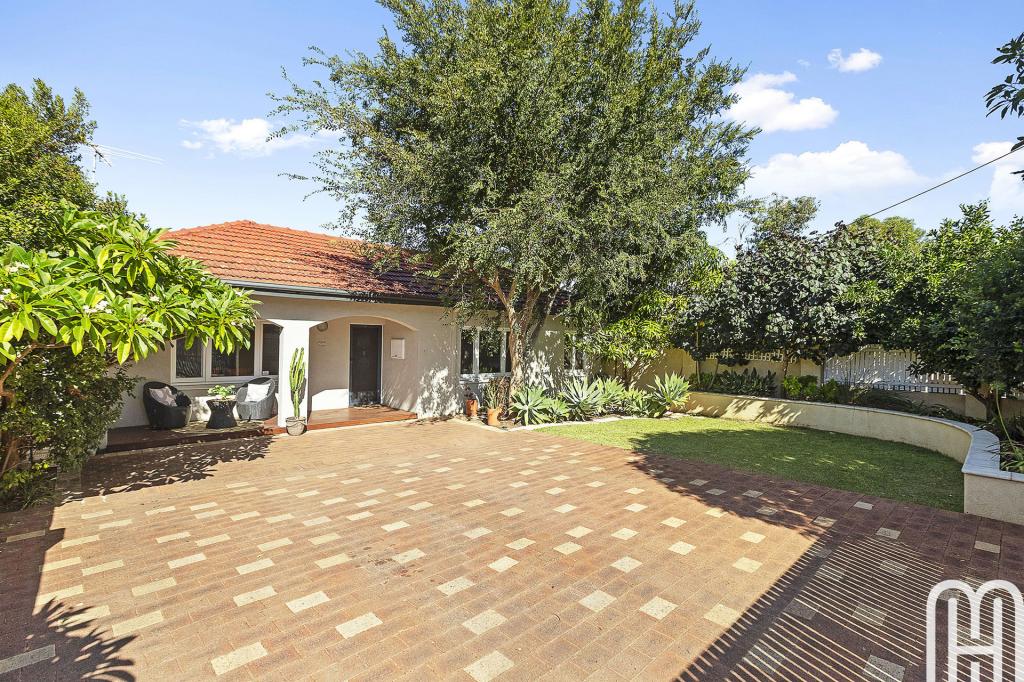 202 Woodside St, Doubleview, WA 6018