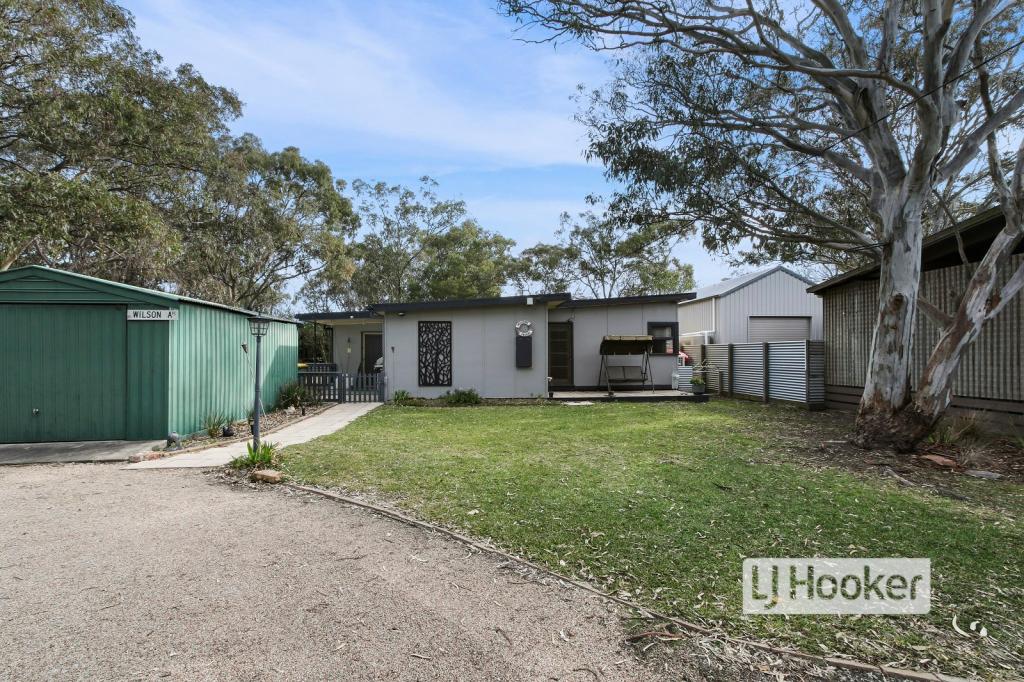 32 Fourth Ave, Raymond Island, VIC 3880