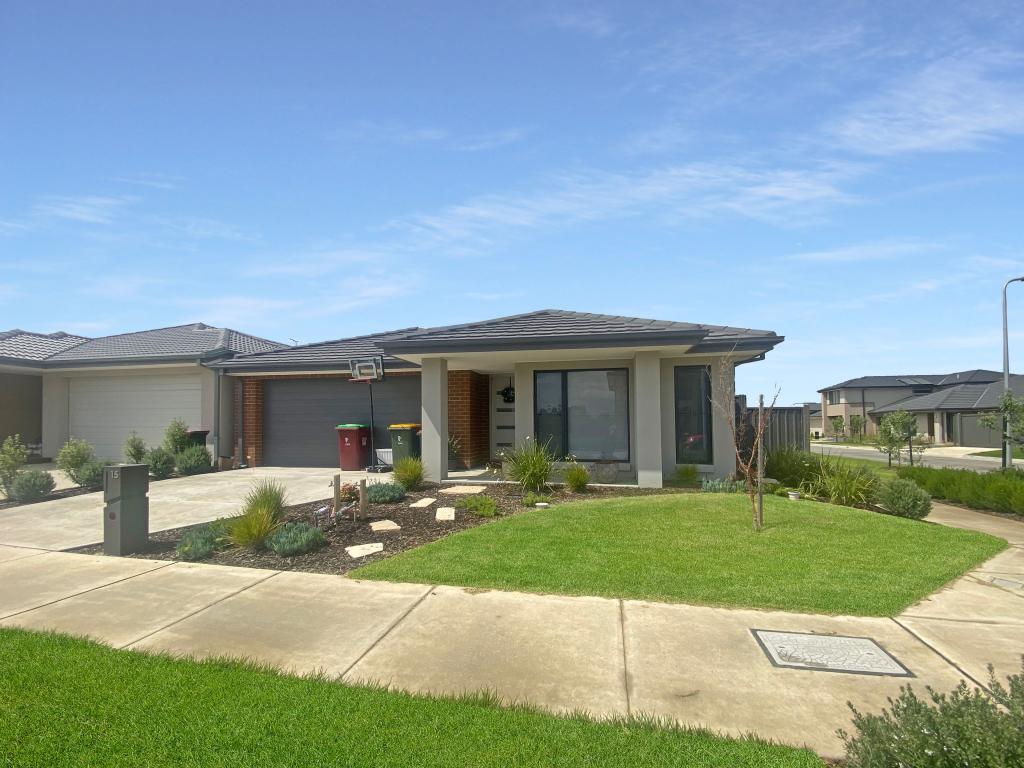 15 Athenaeum Ave, Clyde North, VIC 3978