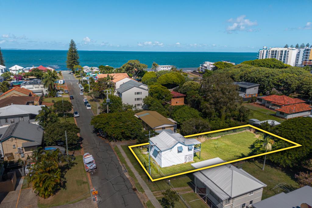 11 Shields St, Redcliffe, QLD 4020