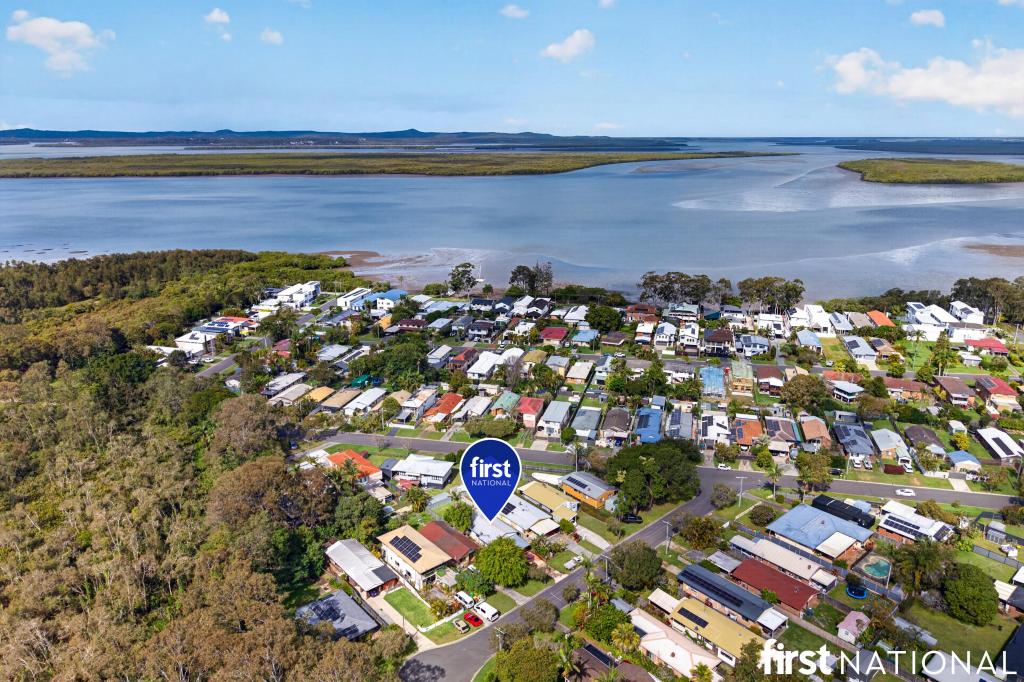 7 Mark St, Redland Bay, QLD 4165