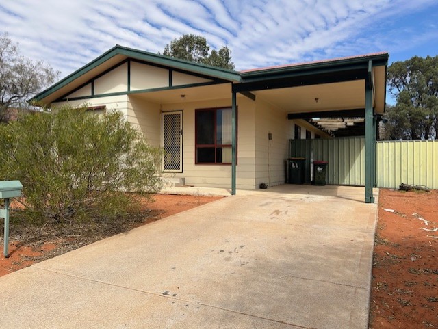 16b Maireana Cct, Roxby Downs, SA 5725