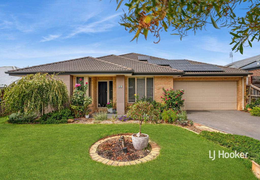 12 Grange Dr, Broadford, VIC 3658