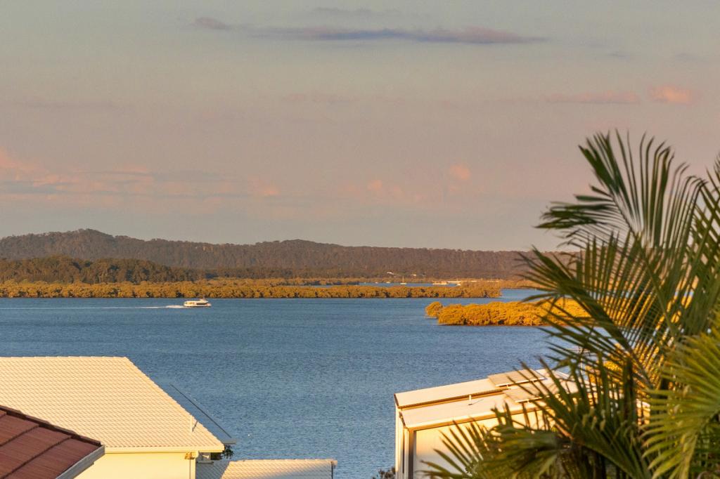 7 Wilohurst Dr, Redland Bay, QLD 4165