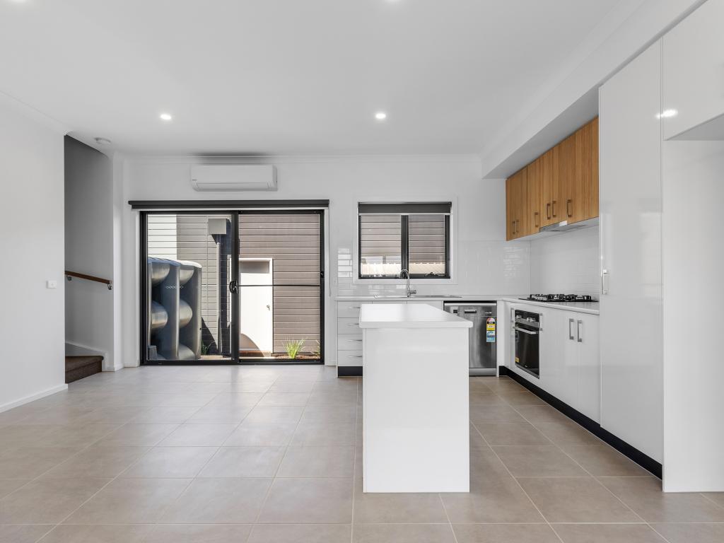 34 Kimzy Cct, Werribee, VIC 3030