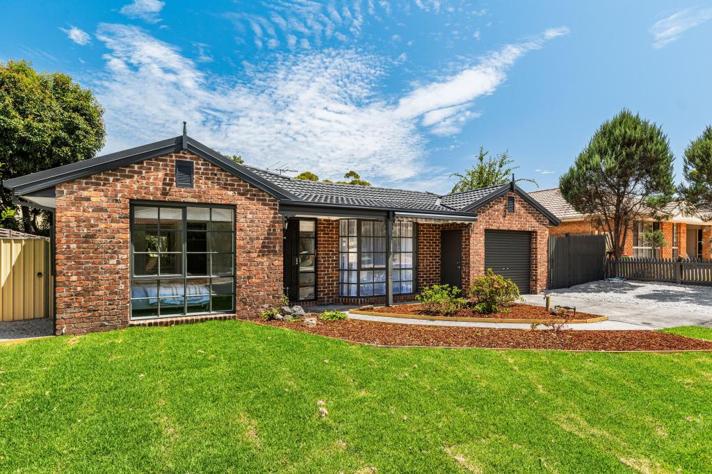 4 Tallangatta Pl, Berwick, VIC 3806